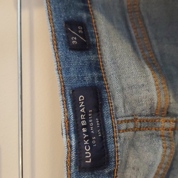 Lucky Brand Athletic Slim Jeans - Picture 4 of 5